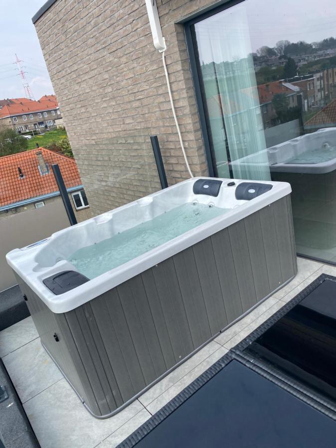 Liege Luxe & Jacuzzi Sous Les Etoiles Apartment Saint-Nicolas  Bagian luar foto